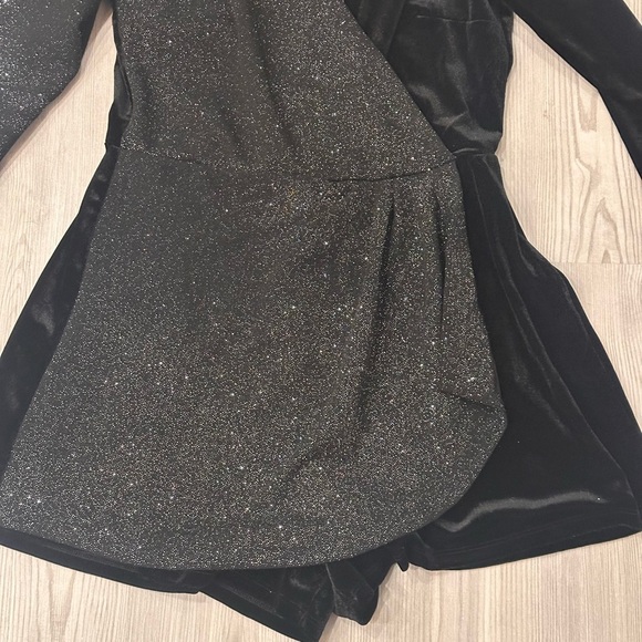 Francesca’s Black Velvet & Silver Glitter Long Sleeve Romper - Picture 2 of 11